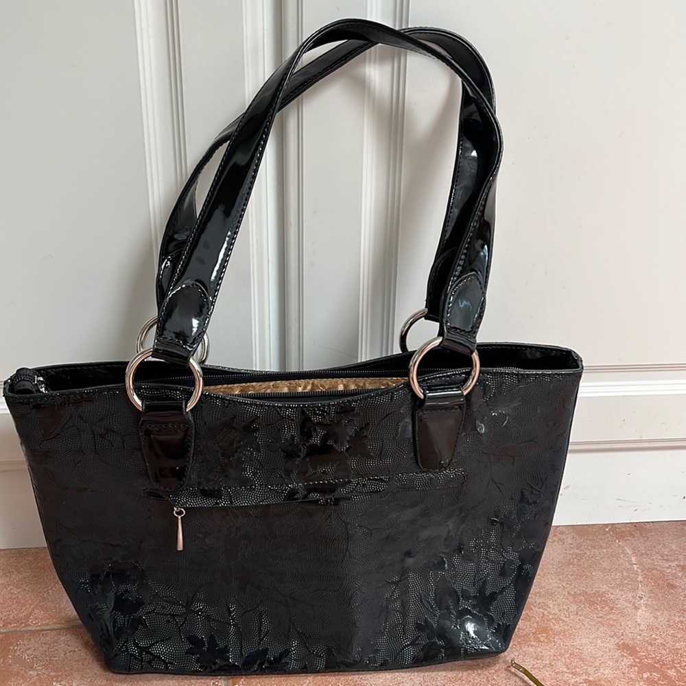 Bravo Beverly Hills collection patent leather flower embellished